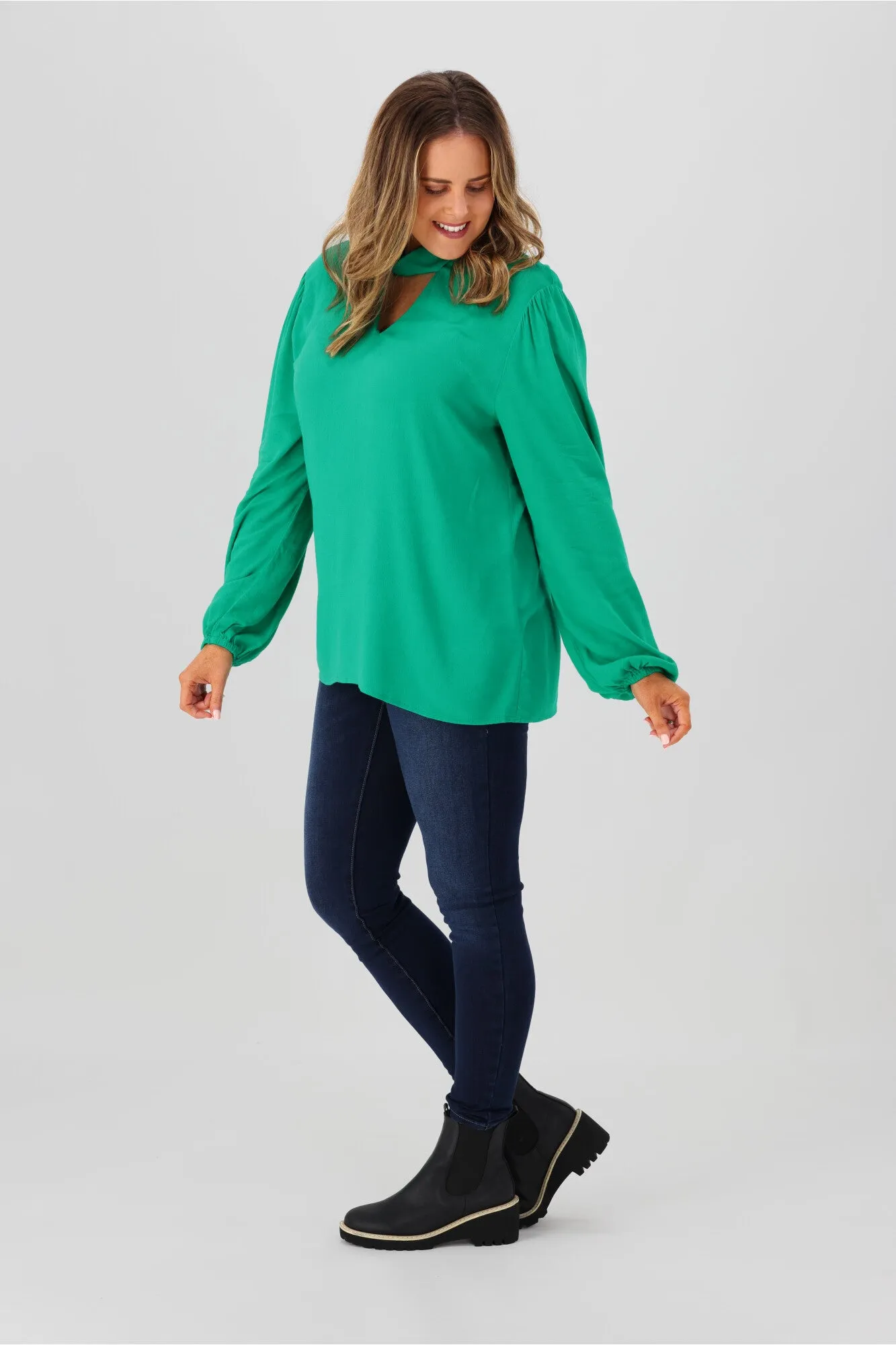 Gloss by Shine On Everleigh Twist Neck Top Emerald