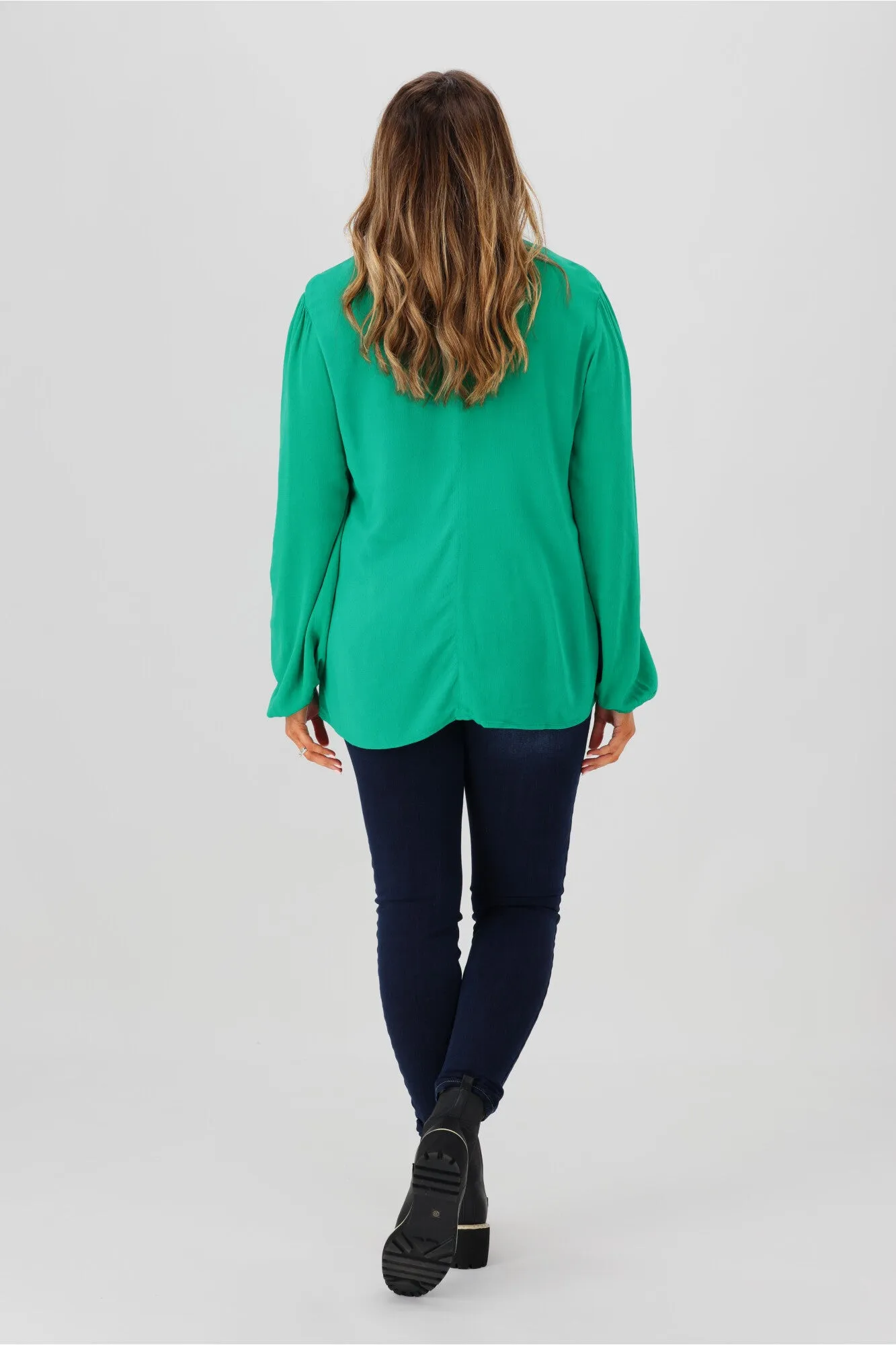 Gloss by Shine On Everleigh Twist Neck Top Emerald