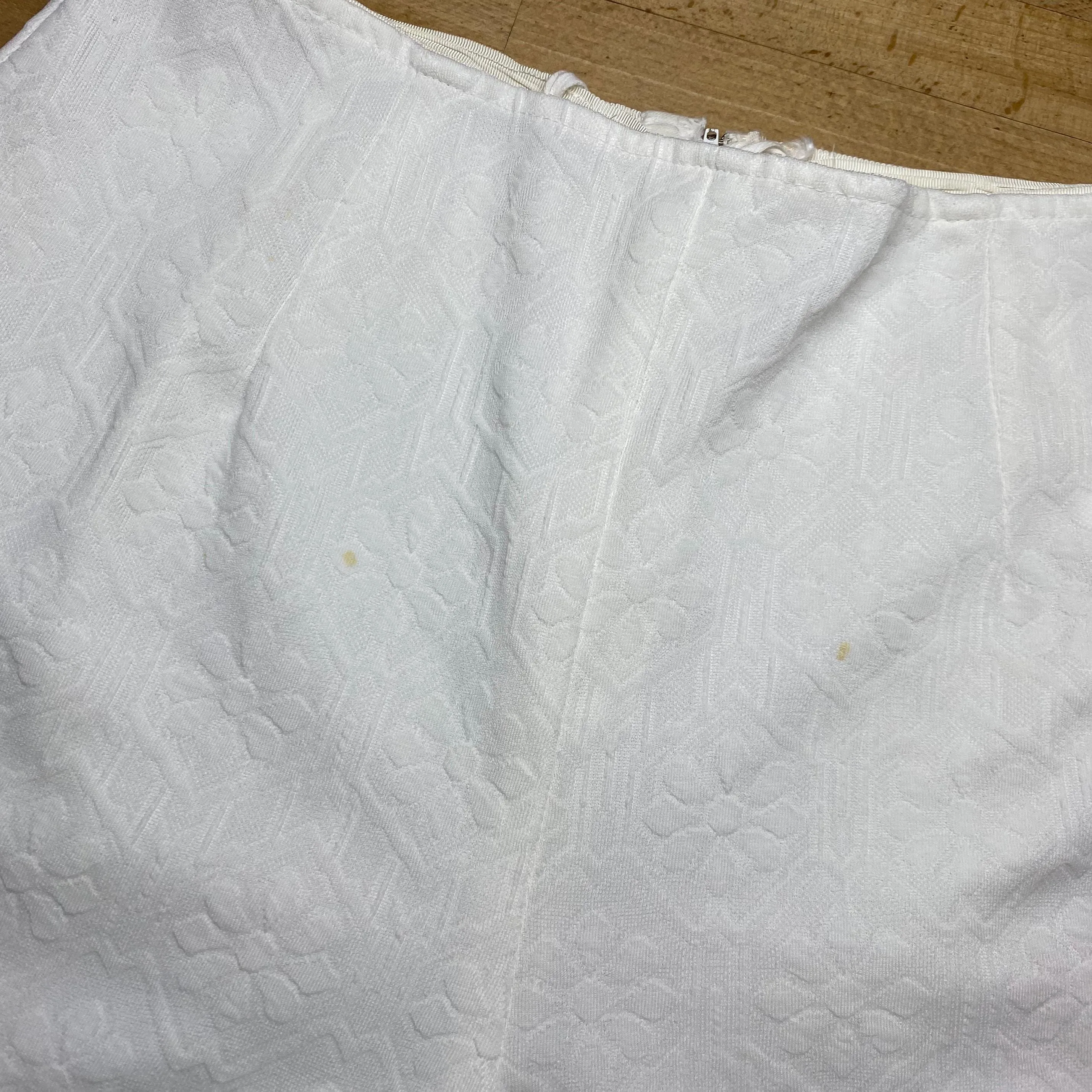 Medium 70s White Floral Embossed High Waisted Flares 28"