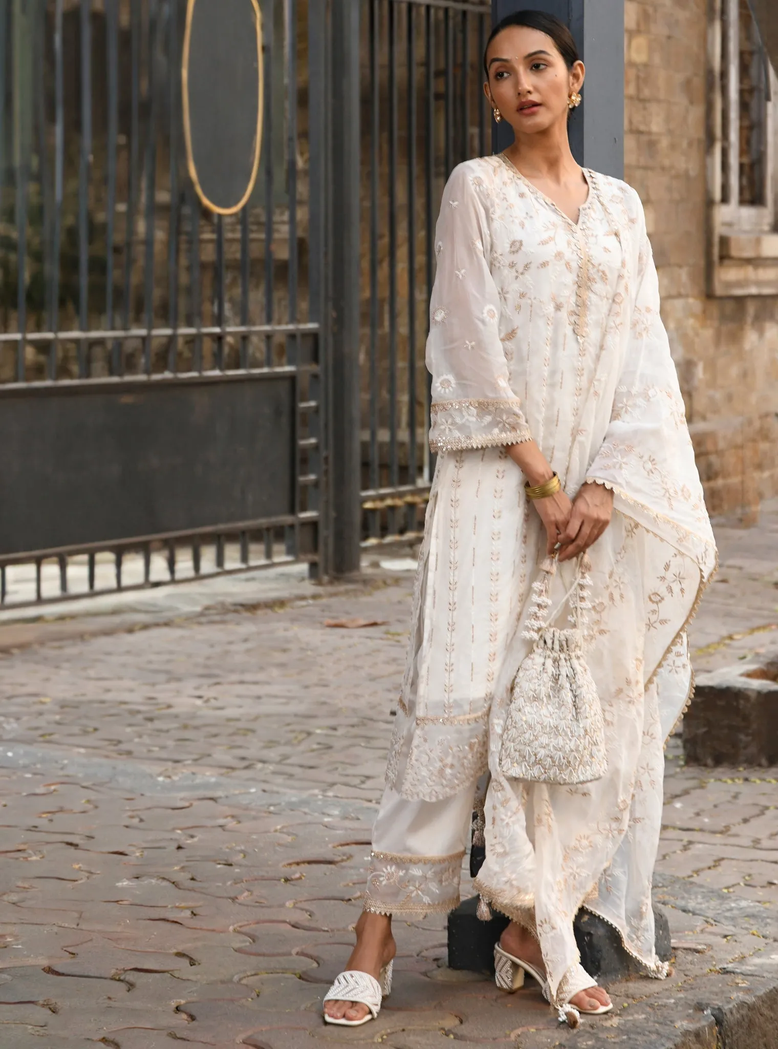 Mulmul Organza Amrapali Off White Kurta With Mulmul Pima Amrapali Off White Pant