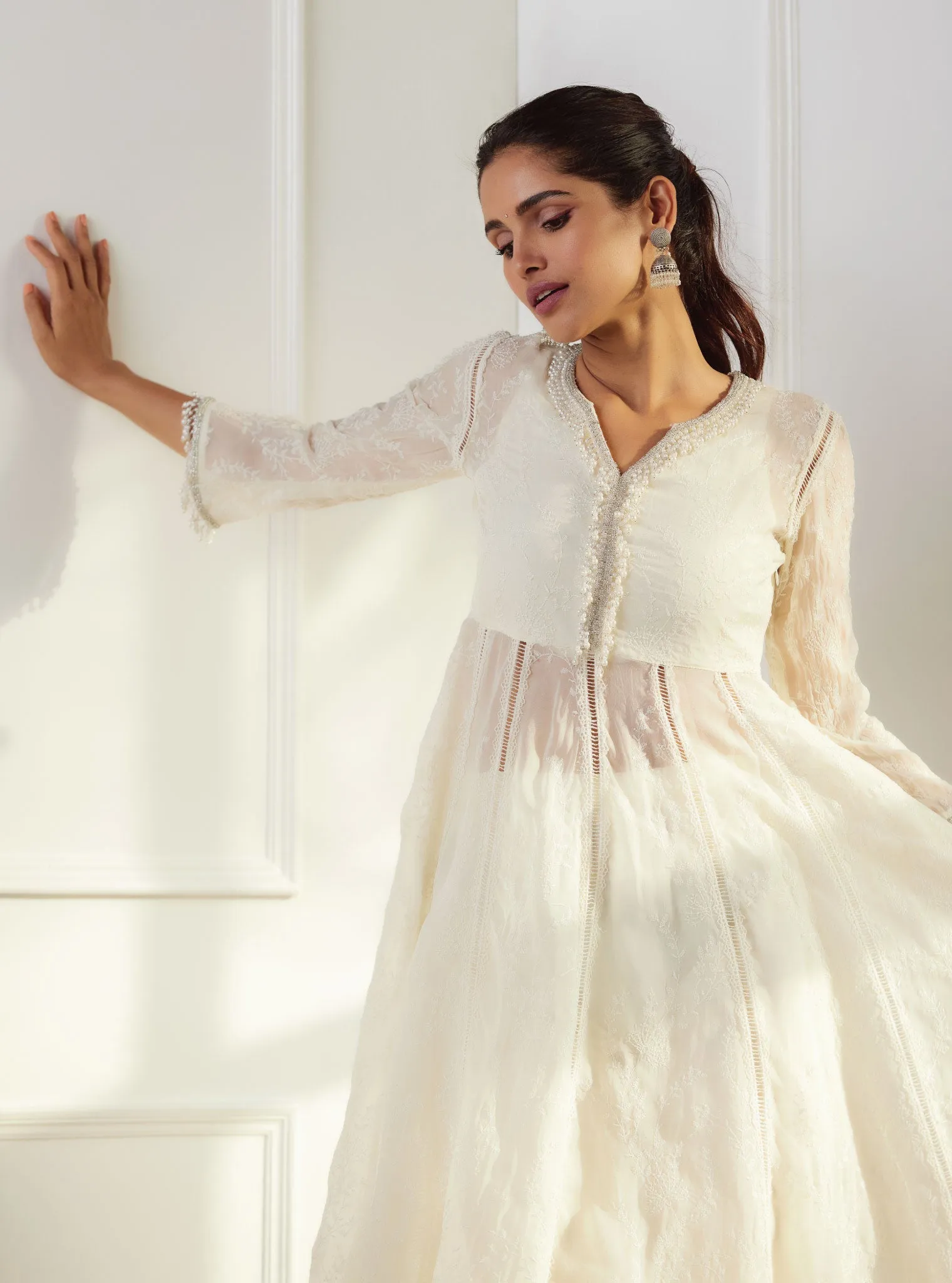 Mulmul Organza Twyla Off White Kurta With Mulmul Cotton Twyla Off White Pant