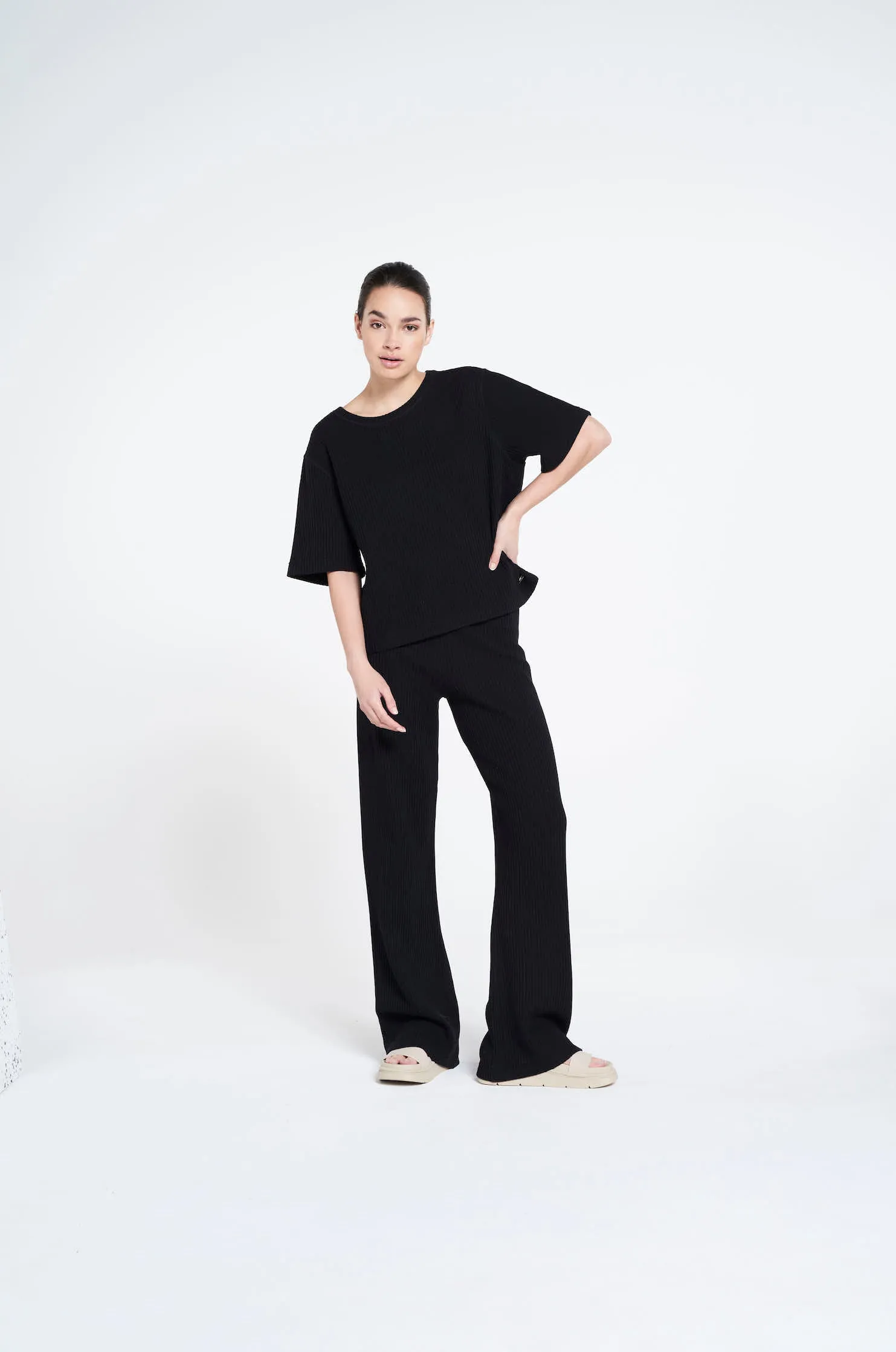 Relaxed fit structured flared pants - Black